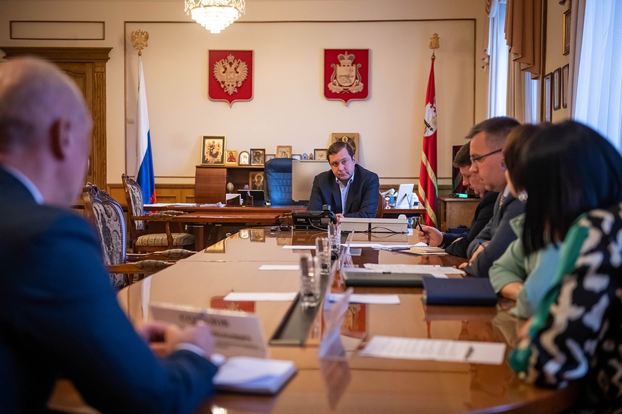 Алексей Островский провел совещание по вопросам развития промышленного садоводства