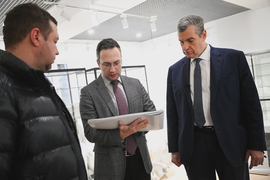 В свой день рождения Леонид Слуцкий проверил ремонт музея Владимира Жириновского в Москве