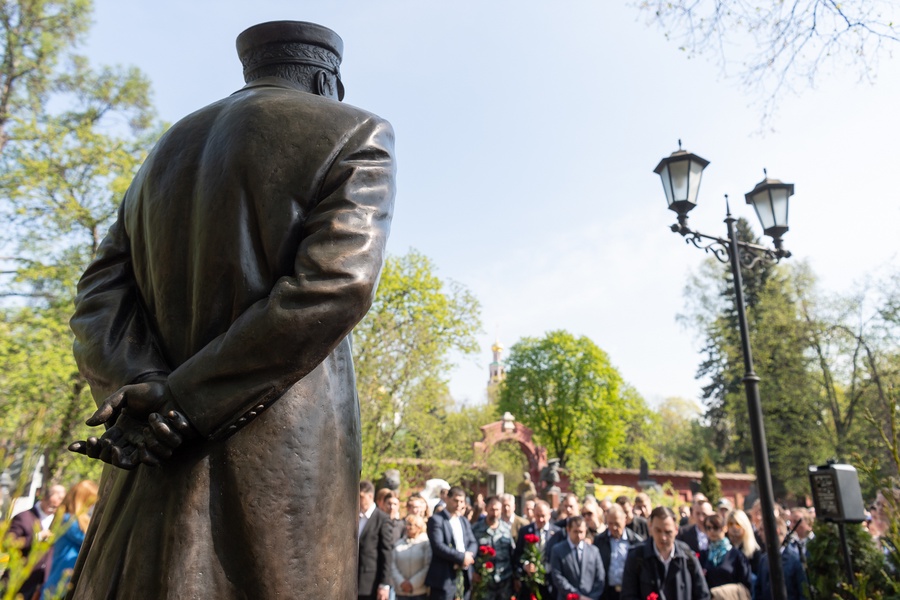 На 77-летие Владимира Жириновского