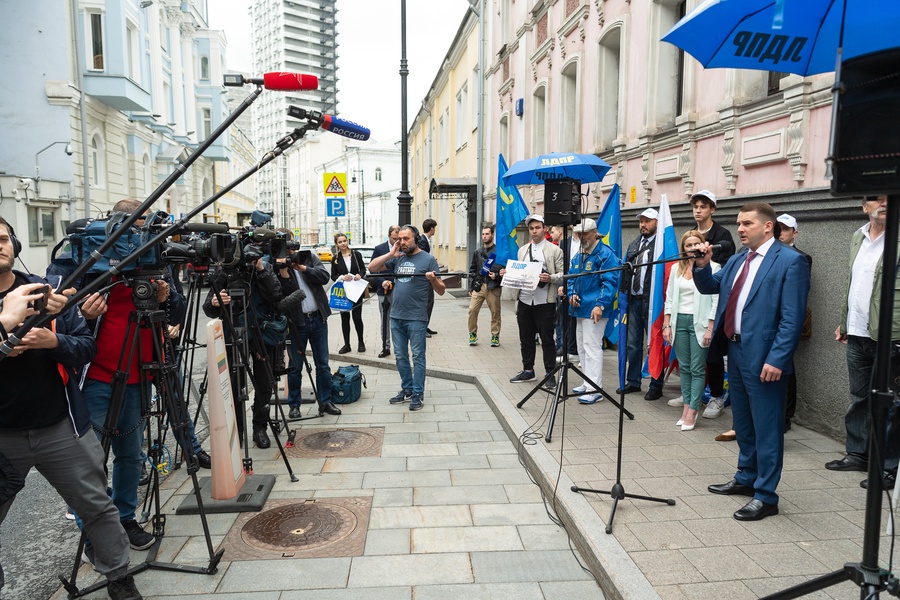 Выступления фракции ЛДПР на митинге против блокады Калининграда у посольства Литвы 