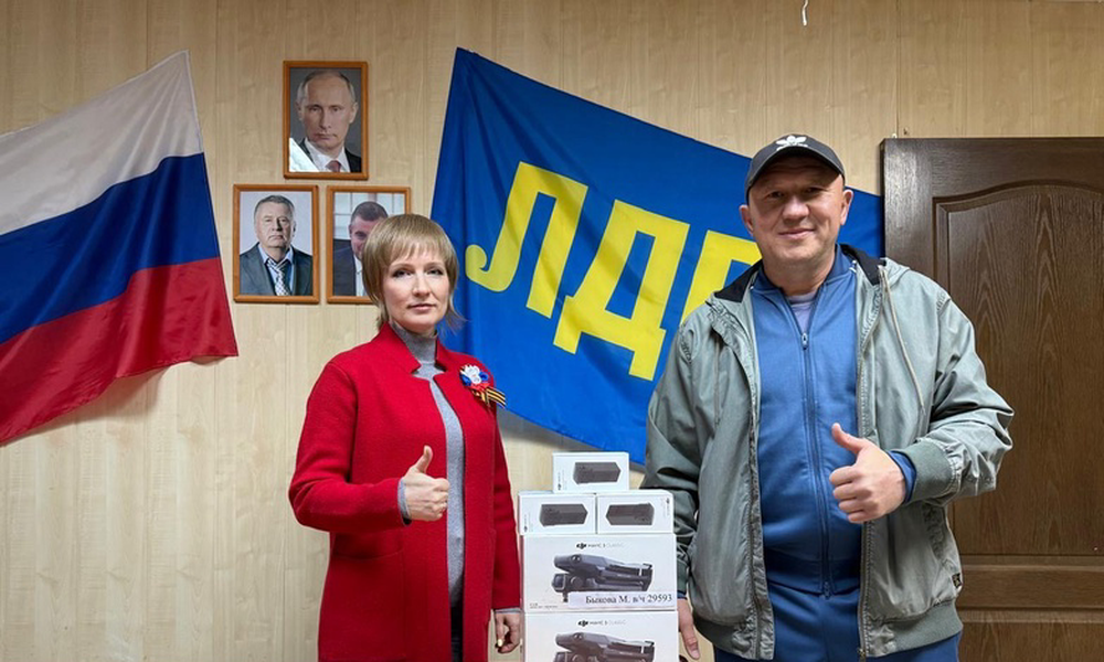 Леонид Слуцкий передал гуманитарную помощь в зону СВО саратовским бойцам
