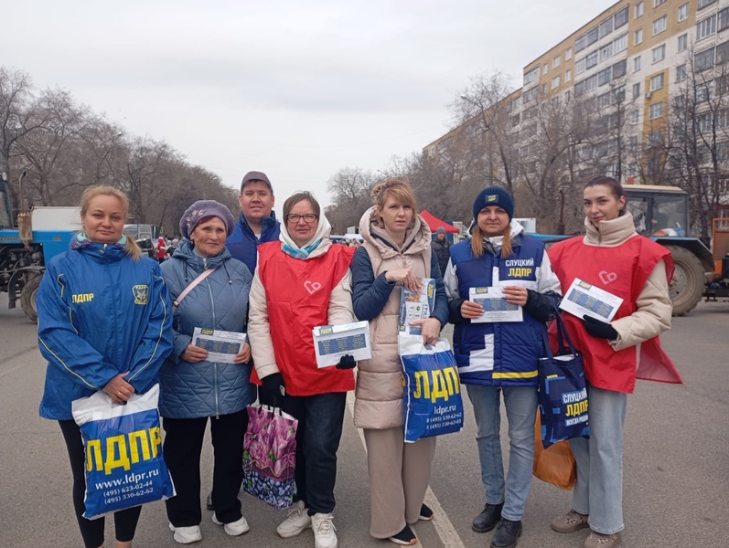 В Саранске на предпасхальной ярмарке партийцы провели активную работу с населением