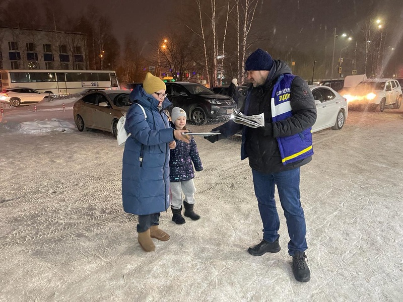 Скажите Слуцкому правду! В Нижневартовске ежедневно проходят пикеты