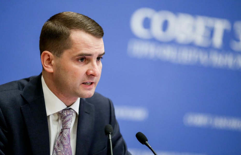 Инициативу Ярослава Нилова приравнять инвалидов на колясках с двигателем к пешеходам поддержало МВД РФ