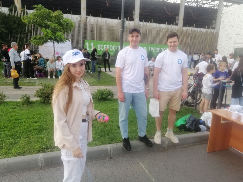  Представители Саратовской ЛДПР приняли участие в концерте ко Дню трезвости