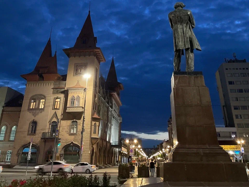 Где покататься на коньках в Саратове?