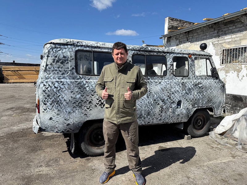 Великой Победе посвящается: Алтайское реготделение ЛДПР передало на СВО очередной УАЗ