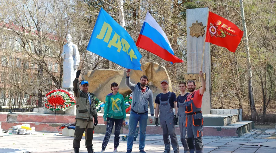 Никто не забыт, ничто не забыто: Бийское отделение ЛДПР привело в порядок памятник погибшим в ВОВ