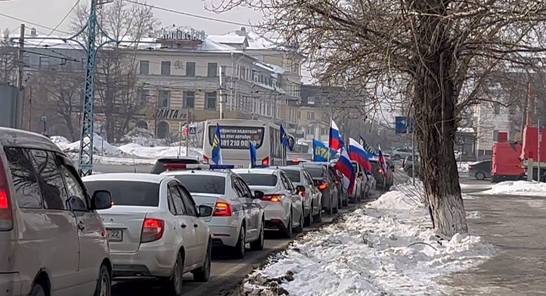 Автопробегом отметила ЛДПР  День защитника Отечества в Алтайском крае