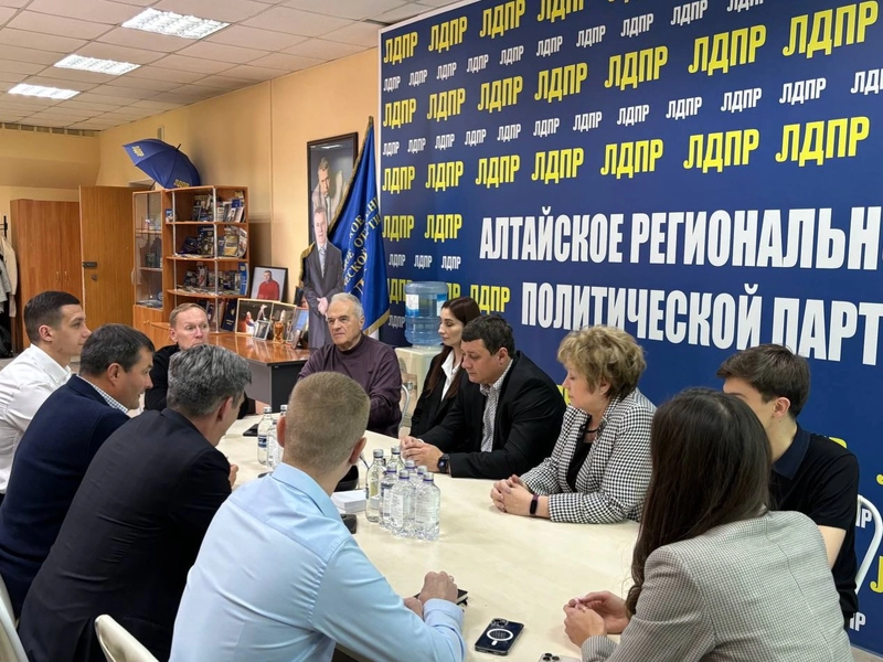 В Алтайском крае прошла встреча с депутатом Госдумы Андреем Луговым 