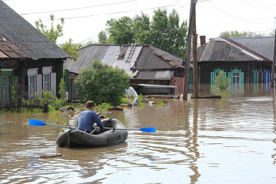 Паводок в алтайском крае сегодня. Наводнение в Алтайском крае 2014. Наводнение Алтайский край 2014 Бийск. Паводки в Алтайском крае 2014. Наводнение в Алтайском крае в 2014 году.