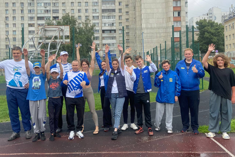 Алтайское региональное отделение провело зарядку на свежем воздухе