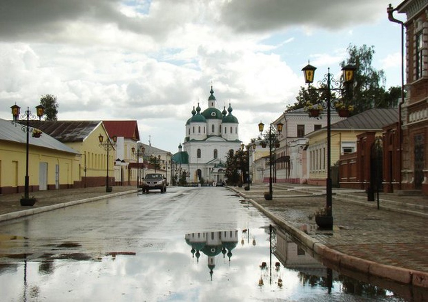 Малые города какое население. Казанская улица Елабуга. Елабуга набережная. Елабуга набережная исторические. Елабуга достопримечательности.