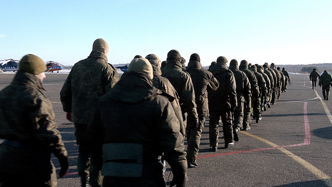 В Амурской области встретили сводный отряд, вернувшийся из зоны СВО после полугода службы