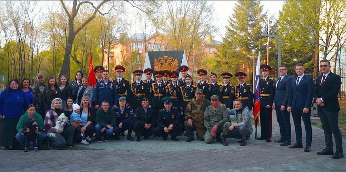 Участники Парада Победы в Благовещенске получили памятные знаки из рук депутата ЛДПР 