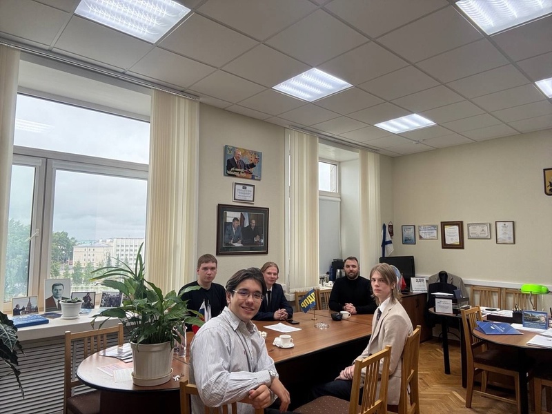 Депутат Губанов обсудил с активистами, как молодежь может влиять на принятие решений в регионе