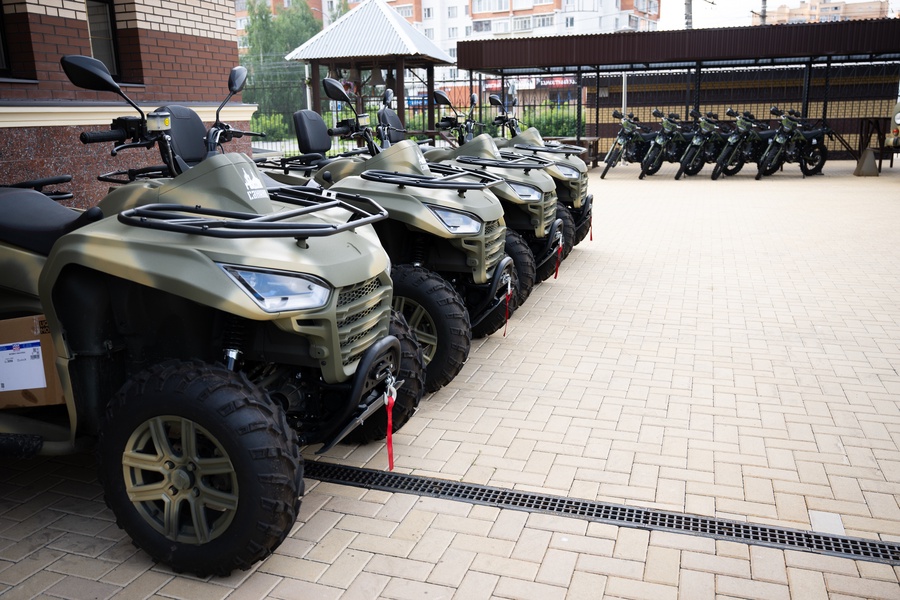 ЛДПР передала крупную партию техники и оборудования для военнослужащих в зоне СВО
