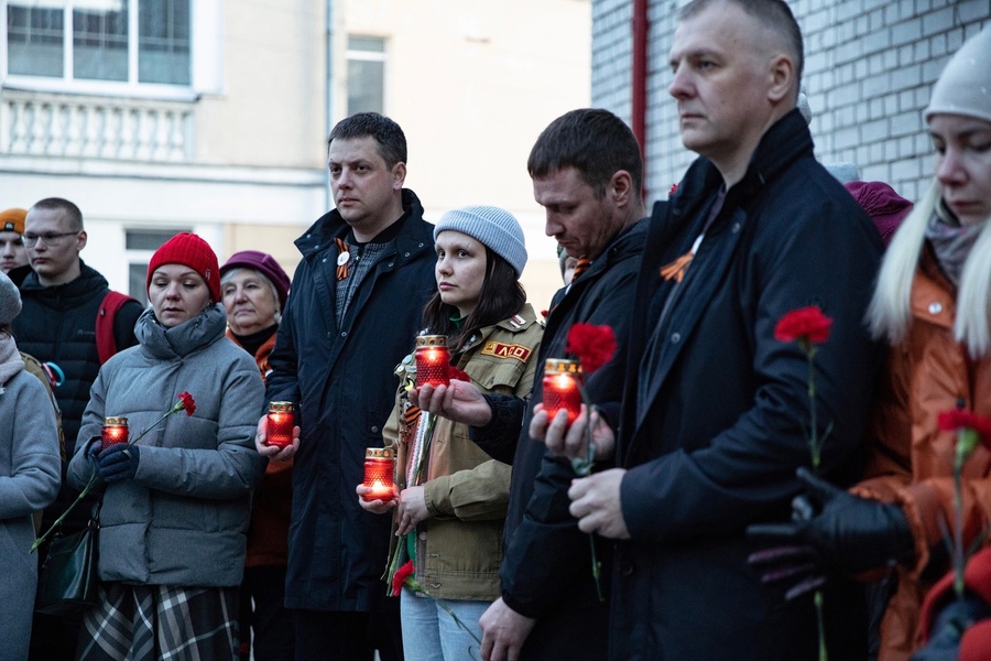 Активисты ЛДПР почтили память военных доноров