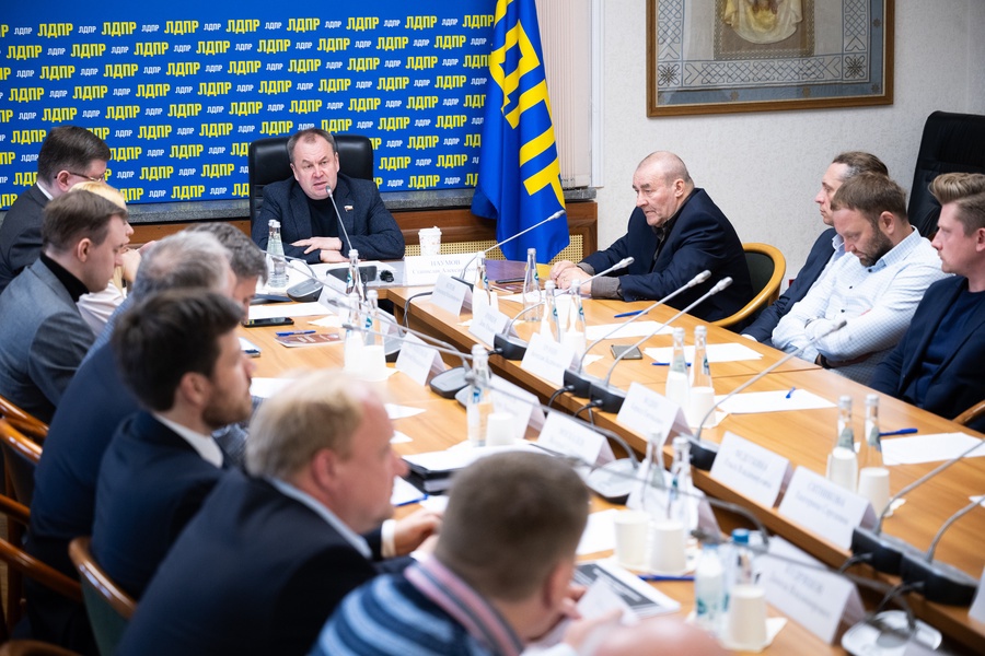В ЛДПР призвали пересмотреть штрафы для грузоперевозчиков