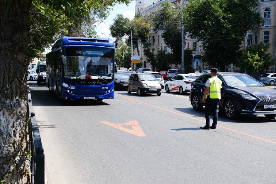 В 2024 году на улицах Астрахани вновь появятся выделенные полосы