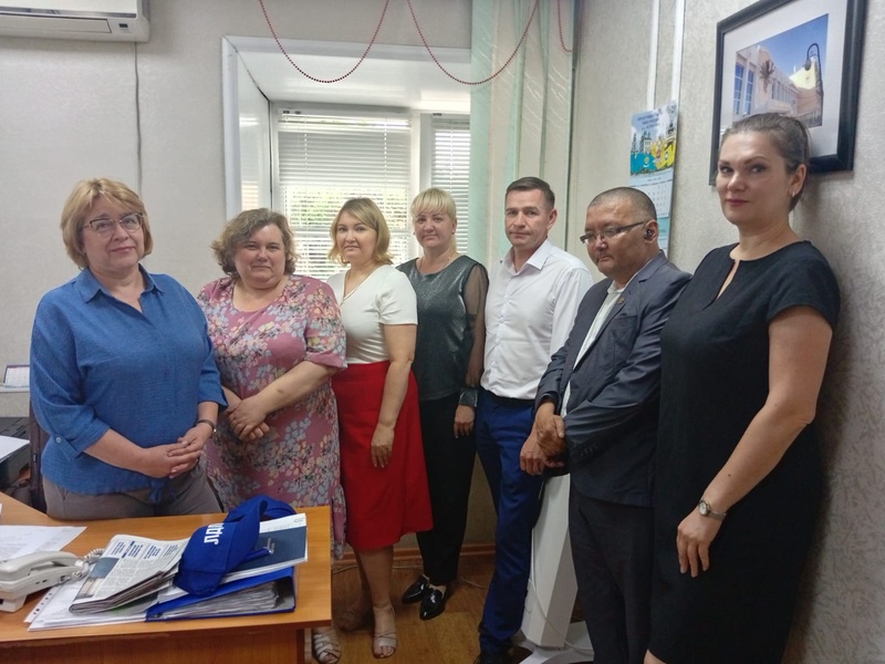 Призвание — помогать. Активисты ЛДПР чествовали социальных работников