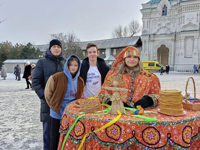 Молодежь астраханской ЛДПР проводила Масленицу