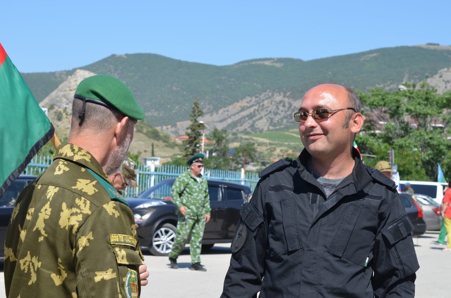 Евгений Бабушкин из зоны СВО поздравил мать-одиночку и ее детей 