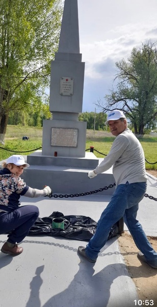 Представители ЛДПР уже 3 года ухаживают за памятником времен ВОВ в Ахтубинском районе