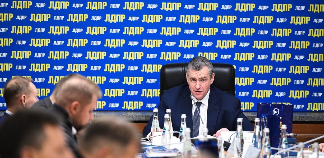 За отсутствие медстраховки мигрантов надо депортировать, считают в ЛДПР