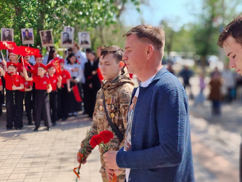 Представители астраханского отделения ЛДПР возложили венки и цветы к памятникам воинской славы  