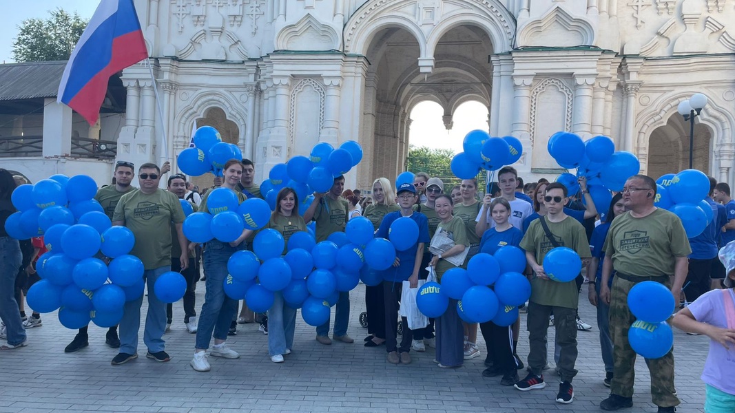 В Астраханском кремле при участии ЛДПР прошёл масштабный митинг в честь Дня России