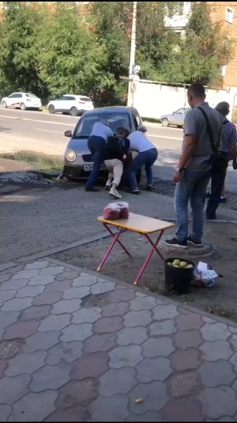 В Астрахани очередная ловушка на дороге
