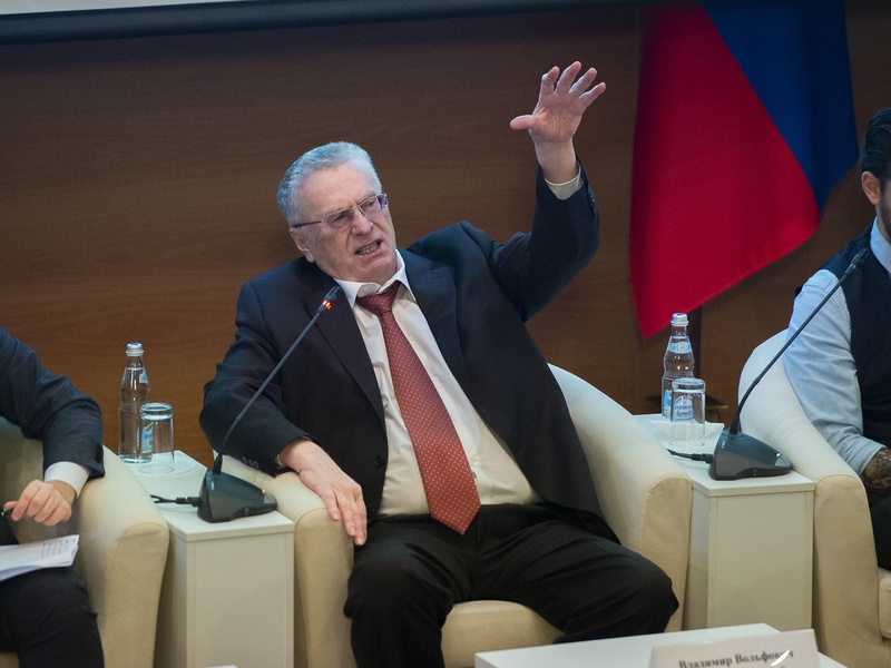 Лидер ЛДПР объяснил, как бороться с распространением запрещённых веществ среди молодёжи