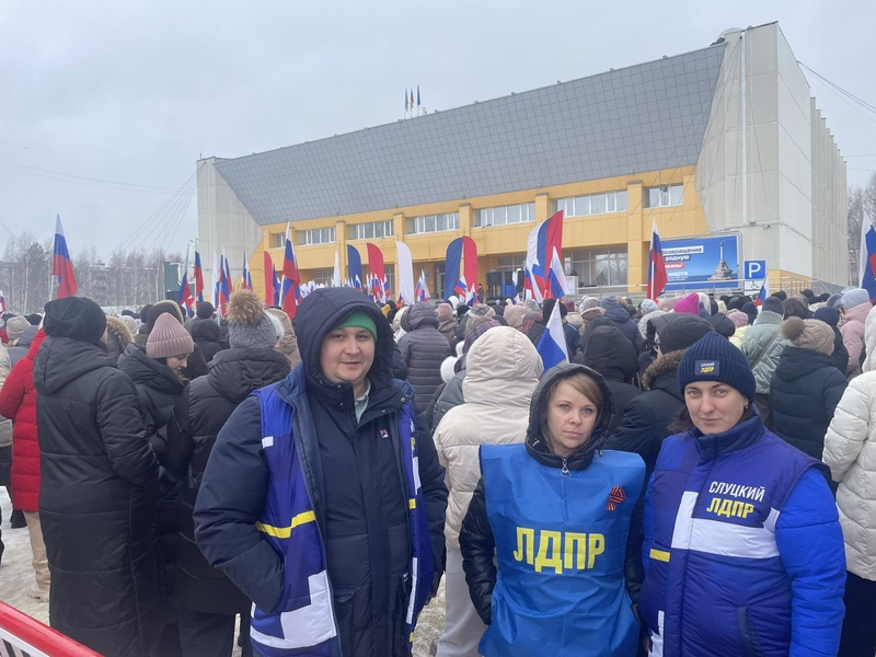 Активисты Ханты-Мансийского регионального отделения поздравляют работников культуры с праздником