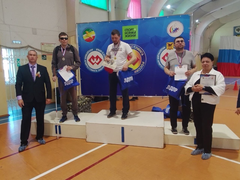 Забайкальские партийцы поддержали краевой чемпионат по армрестлингу 