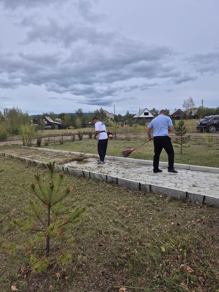 Забайкальские партийцы привели в порядок памятник ветеранам Великой Отечественной Войны