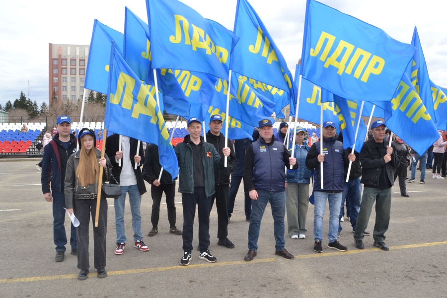Забайкальские партийцы подержали первомайский митинг