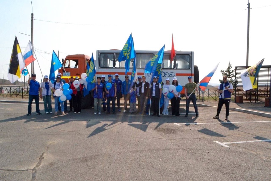 Забайкальские партийцы провели автопробег на отечественных автомобилях