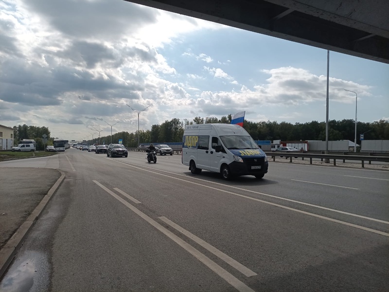 Автопробег в честь Дня Государственного флага России провели башкирские партийцы
