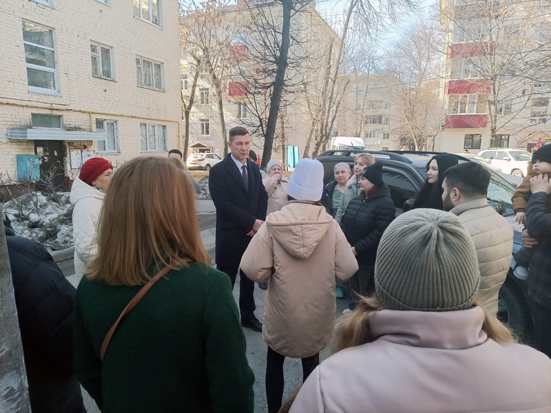 Депутат ЛДПР Павел Завадич встретился с жителями Советского района Уфы