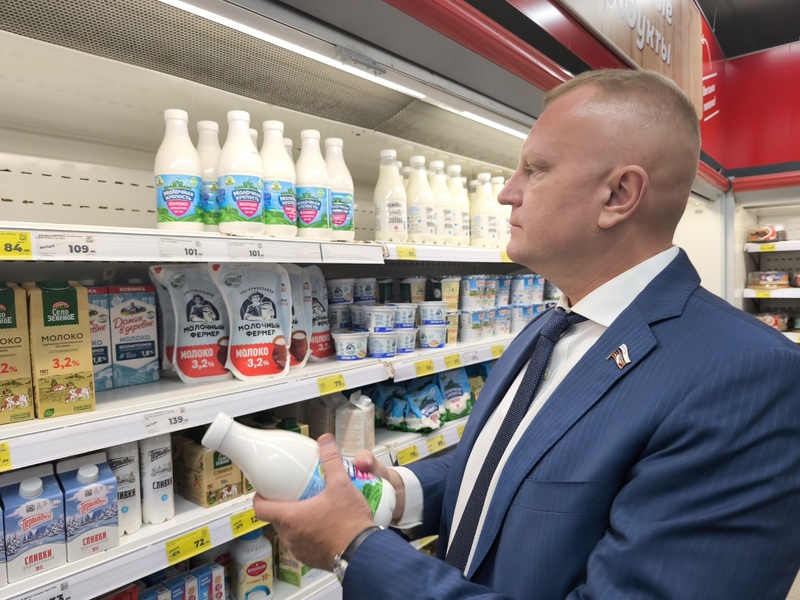 Иван Сухарев провёл мониторинг цен на базовые продукты