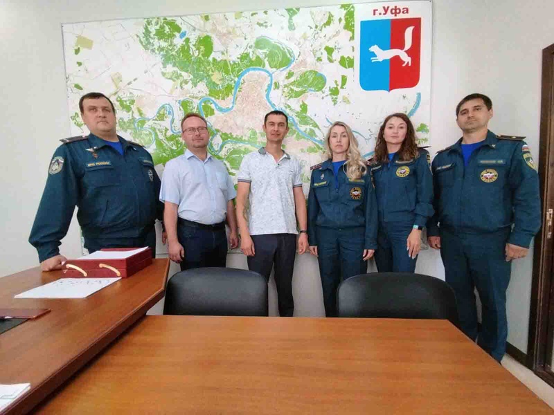 С благодарностью и уважение к тем, кто стоит на страже пожарной безопасности