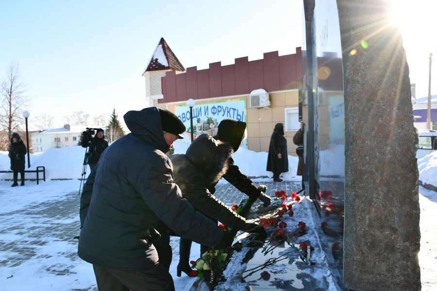 Башкирские партийцы почтили память воинов, погибших при исполнении долга за пределами Родины