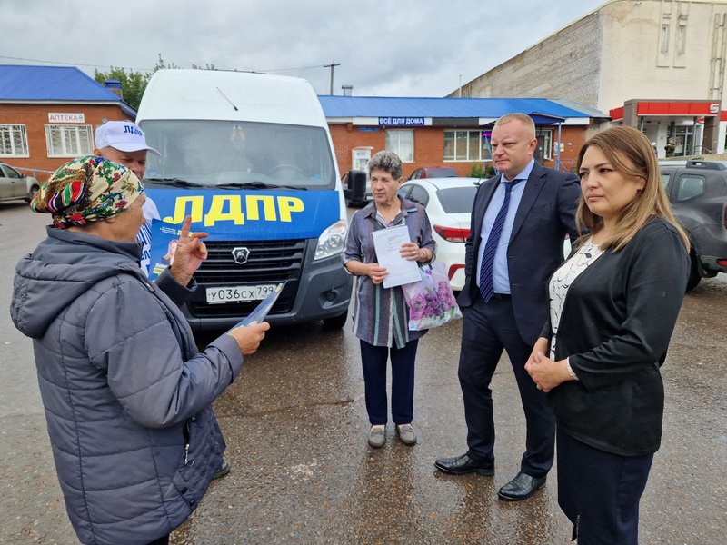 Иван Сухарев провел встречу с жителями деревни Юматово Уфимского района