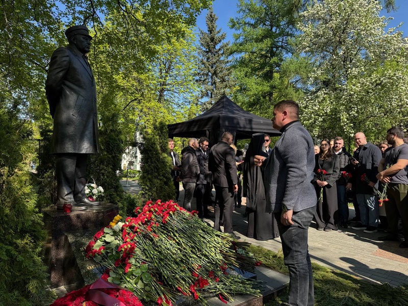 Сегодня основателю ЛДПР Владимиру Жириновскому исполнилось бы 79 лет