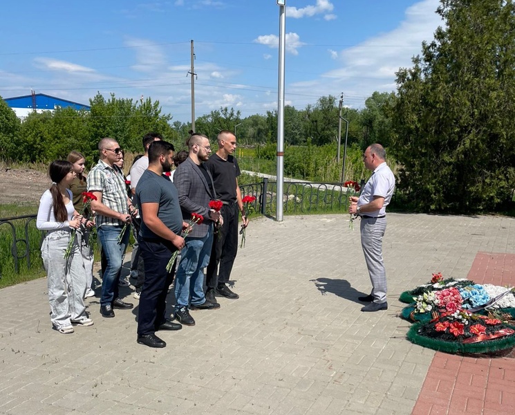 Активисты Шебекинского местного отделения ЛДПР почтили память погибших в одесском Доме профсоюзов