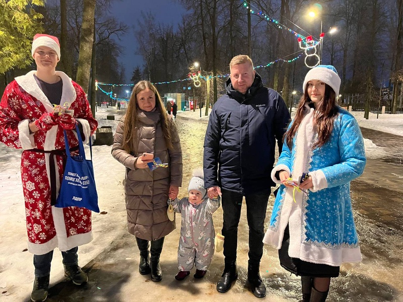 Брянское региональное отделение ЛДПР поздравляет жителей города с наступающим Новым годом! 