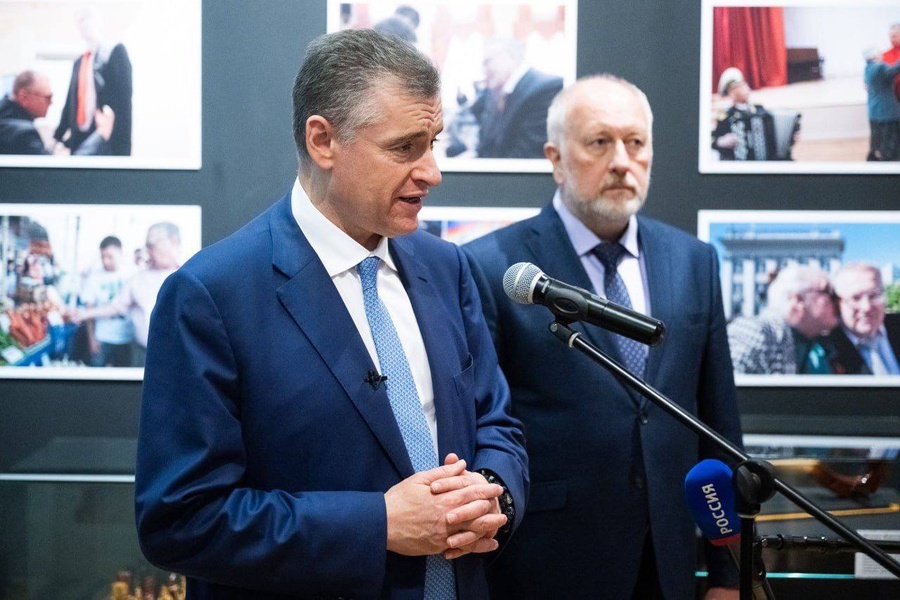 Леонид Слуцкий открыл выставку, посвящённую Владимиру Жириновскому