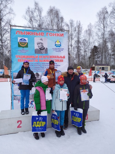 ЛДПР за здоровье и спорт: партия поддержала лыжные гонки в Кабанском районе 