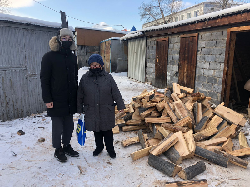 Молодежная организация ЛДПР в Бурятии приняла участие в акции "Дарю тепло"